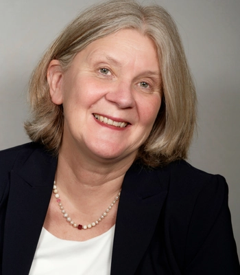 Porträt einer Mitarbeiterin im Bereich XPlanung